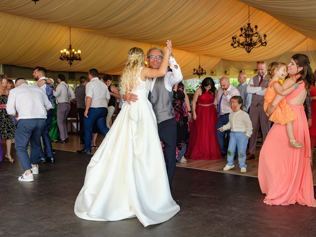 La boda de Rubén y Angie en Ferrol, A Coruña 24