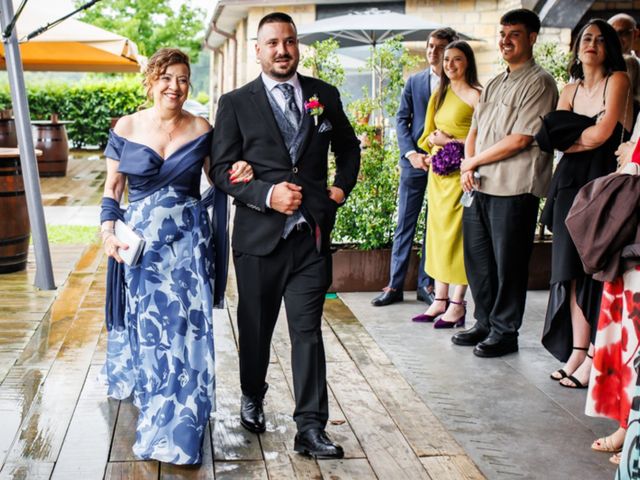 La boda de Iker y Nicola en Hondarribia, Guipúzcoa 18