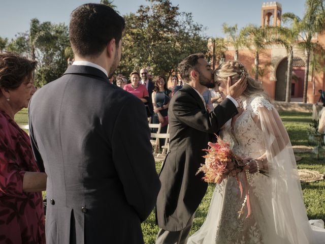 La boda de Miguel y Itamara en Dos Hermanas, Sevilla 37