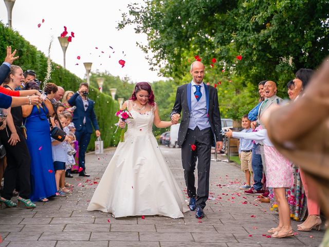 La boda de Olaf y Sara en Zamudio, Vizcaya 20