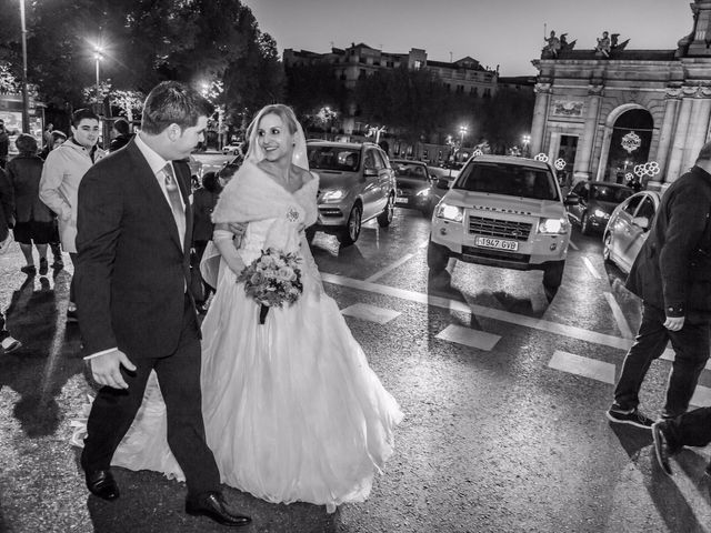 La boda de Alberto y María en Madrid, Madrid 38