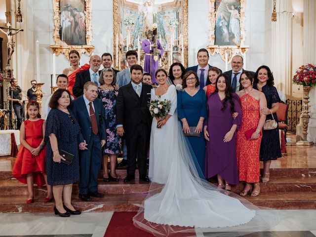 La boda de Rafael y Isabel en Alcala De Guadaira, Sevilla 25