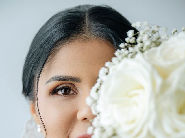 La boda de Julio y Marina en Zaragoza, Zaragoza 33