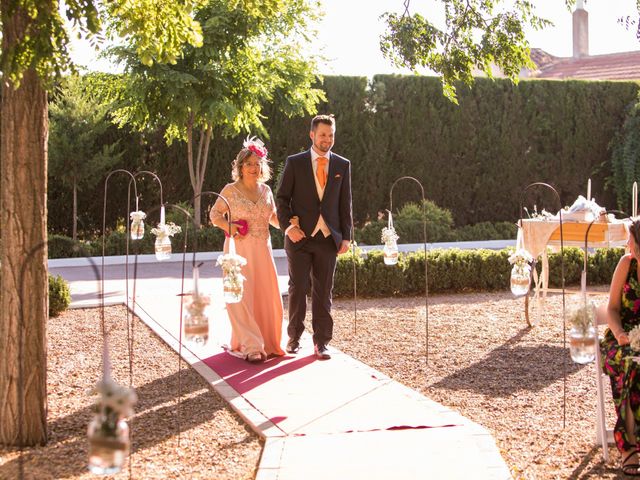 La boda de Santiago y Cristina en Pozuelo De Calatrava, Ciudad Real 20