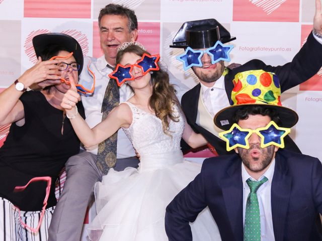 La boda de Santiago y Cristina en Pozuelo De Calatrava, Ciudad Real 72