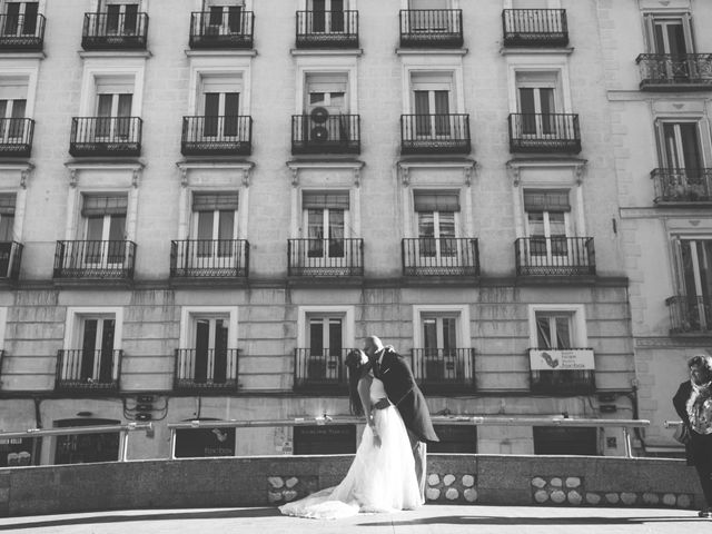 La boda de Antonio y Elena en Navalcarnero, Madrid 27
