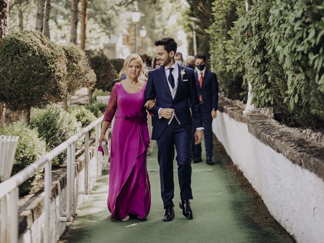 La boda de Laura y Carlos en Boadilla Del Monte, Madrid 47