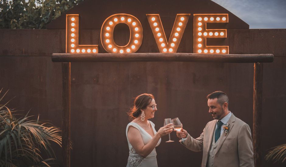 La boda de david y laura en Canet De Mar, Barcelona