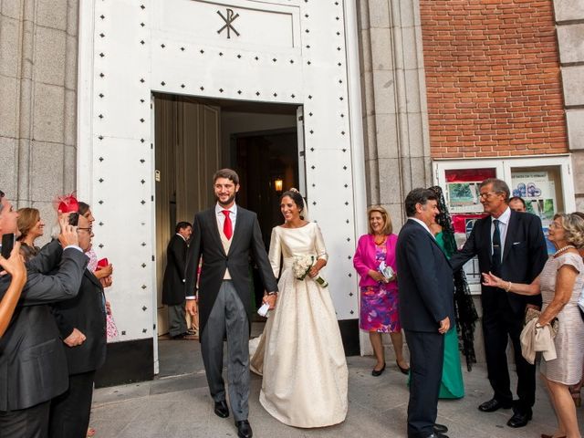 La boda de Carlos y Amaya en Madrid, Madrid 13