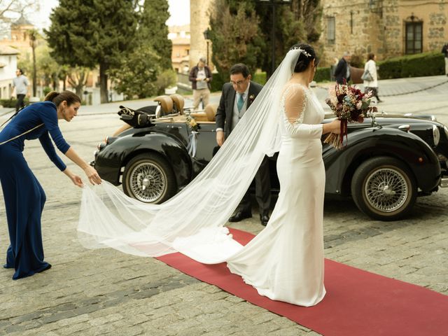 La boda de Alvaro y Lorena en Toledo, Toledo 43