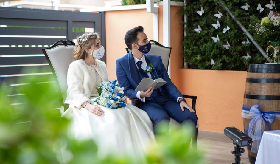 La boda de Vanessa y Robin en La Zenia, Alicante