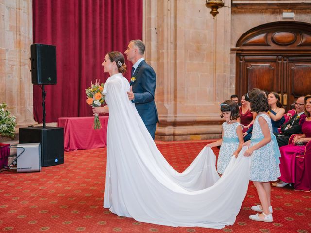 La boda de Juan Carlos y Eva en Oviedo, Asturias 25