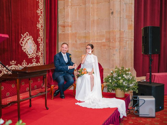 La boda de Juan Carlos y Eva en Oviedo, Asturias 33