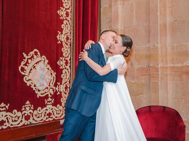 La boda de Juan Carlos y Eva en Oviedo, Asturias 34
