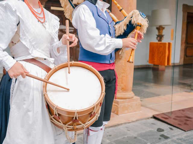 La boda de Juan Carlos y Eva en Oviedo, Asturias 54