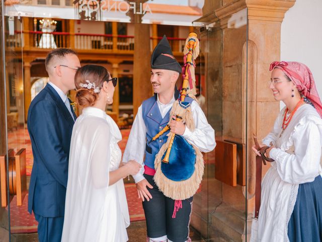 La boda de Juan Carlos y Eva en Oviedo, Asturias 70