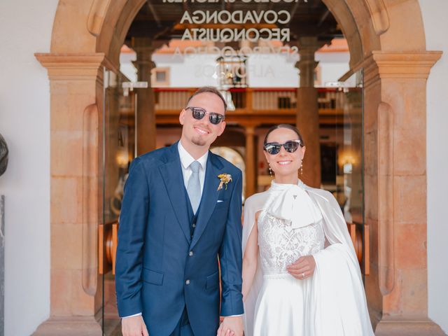 La boda de Juan Carlos y Eva en Oviedo, Asturias 71