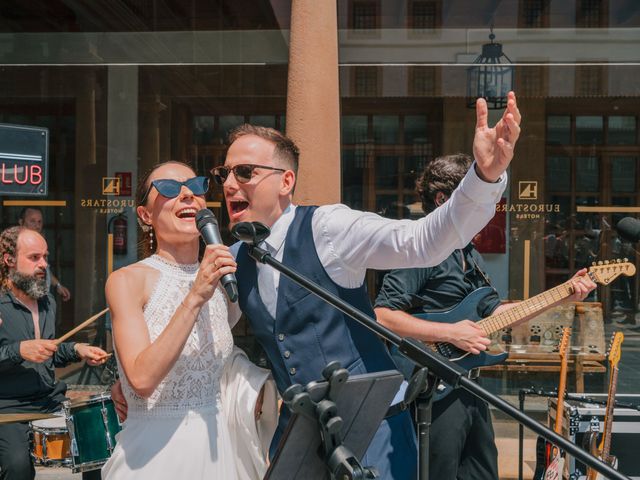 La boda de Juan Carlos y Eva en Oviedo, Asturias 83