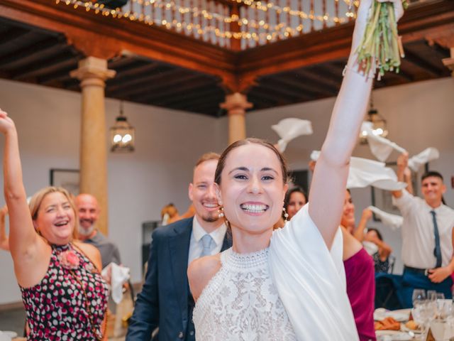 La boda de Juan Carlos y Eva en Oviedo, Asturias 98