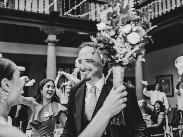 La boda de Juan Carlos y Eva en Oviedo, Asturias 100