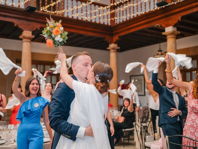 La boda de Juan Carlos y Eva en Oviedo, Asturias 101