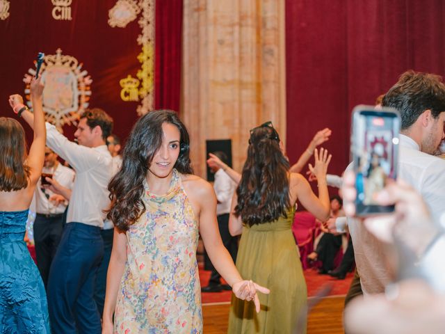 La boda de Juan Carlos y Eva en Oviedo, Asturias 142