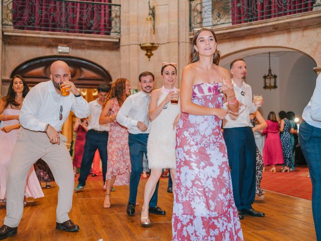 La boda de Juan Carlos y Eva en Oviedo, Asturias 151