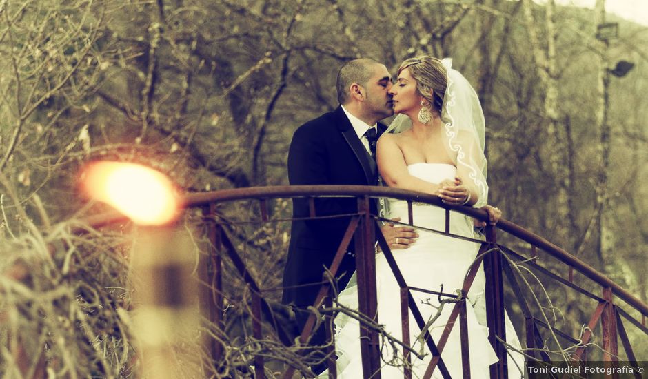 La boda de Nano y Soraya en Valdastillas, Cáceres