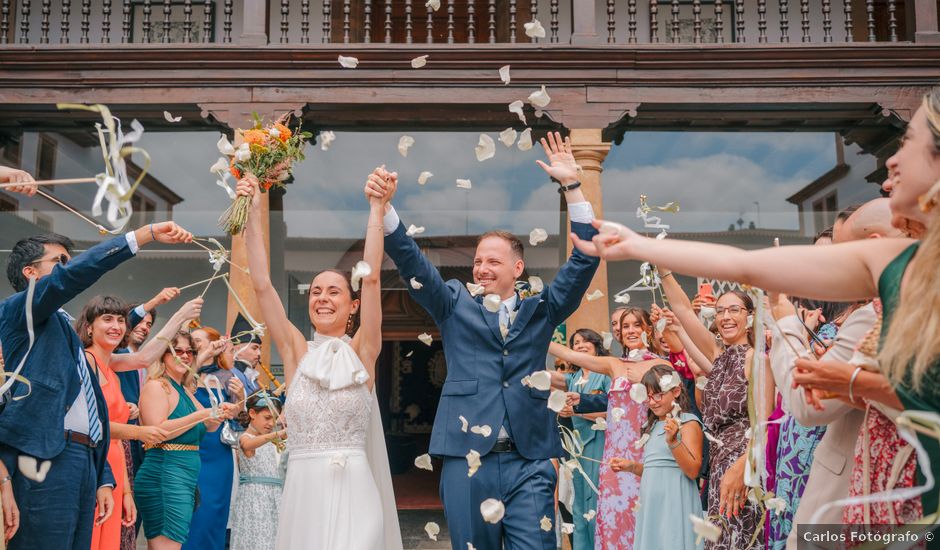 La boda de Juan Carlos y Eva en Oviedo, Asturias
