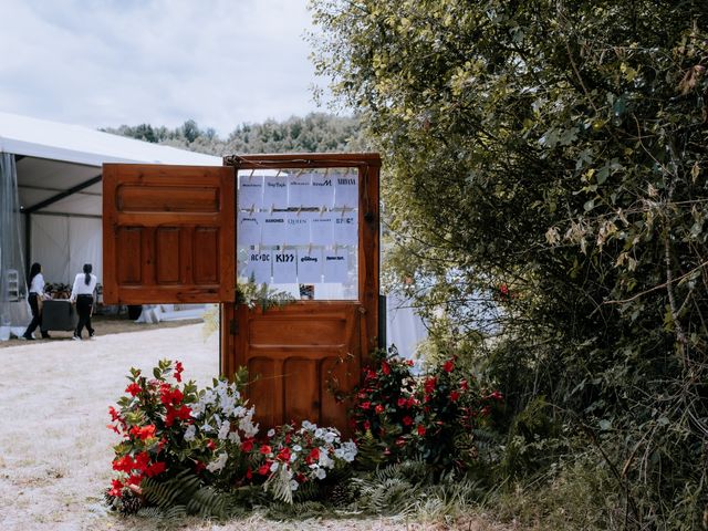 La boda de Joni y Scarlett en Palacios De La Sierra, Burgos 29