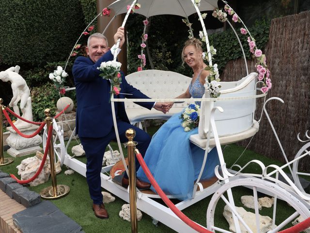 La boda de Manuela y Juan José en Montornes Del Valles, Barcelona 13