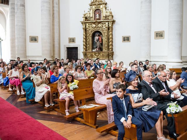 La boda de Alvaro y Azucena en Valoria La Buena, Valladolid 11