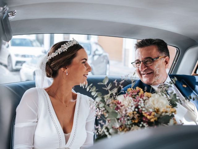 La boda de Verónica y Álvaro en Puente Genil, Córdoba 17