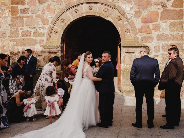 La boda de Grego y Sara en Ballesteros De Calatrava, Ciudad Real 42