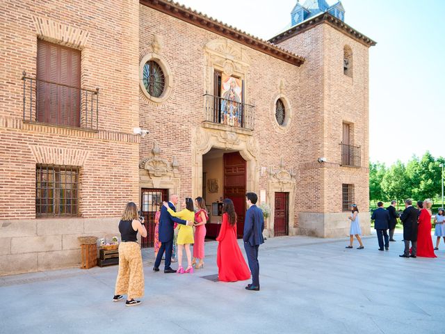 La boda de Bárbara y J.Carlos en Madrid, Madrid 28