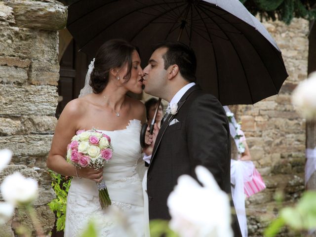 La boda de Loli y César  en San Pedro De Olleros, León 63