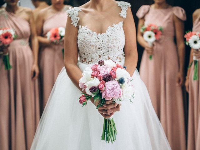 La boda de Manuel y Leticia en Dos Hermanas, Sevilla 33