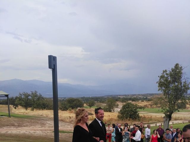 La boda de Luis  y Julia  en Talayuela, Cáceres 8