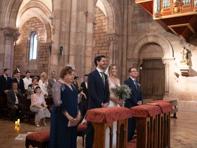 La boda de Javier y Lorena en Cangas De Onis, Asturias 25