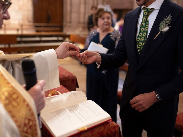 La boda de Javier y Lorena en Cangas De Onis, Asturias 35