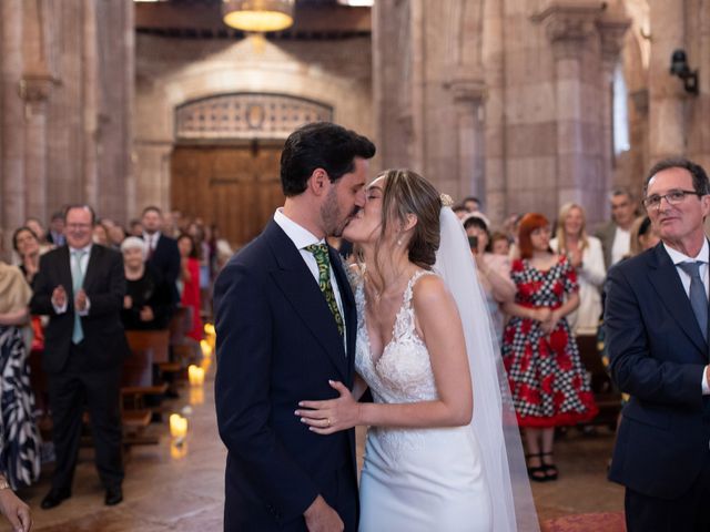 La boda de Javier y Lorena en Cangas De Onis, Asturias 41