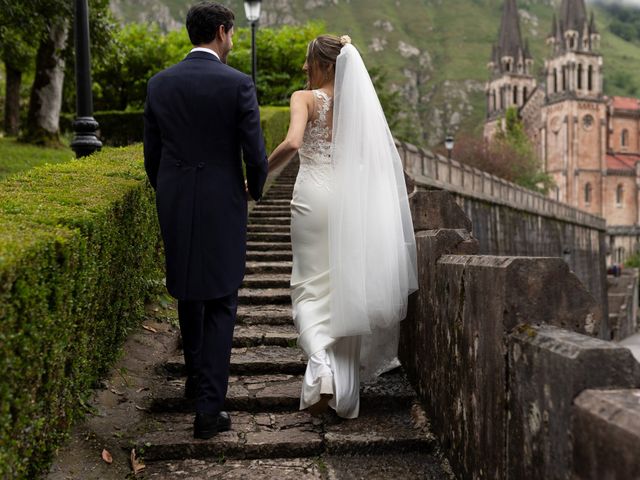 La boda de Javier y Lorena en Cangas De Onis, Asturias 53