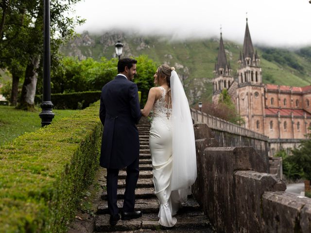 La boda de Javier y Lorena en Cangas De Onis, Asturias 54