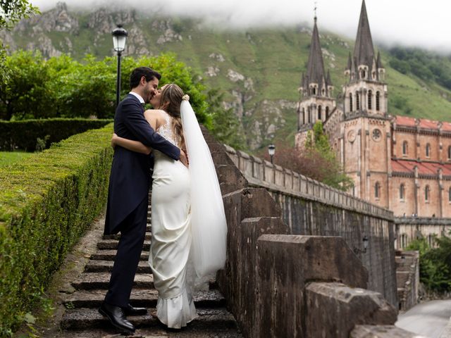 La boda de Javier y Lorena en Cangas De Onis, Asturias 55