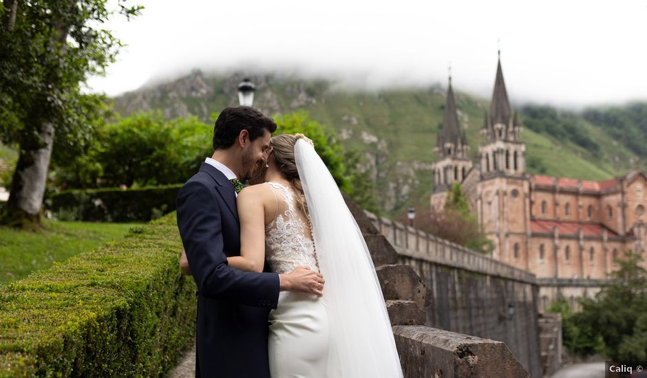 La boda de Javier y Lorena en Cangas De Onis, Asturias