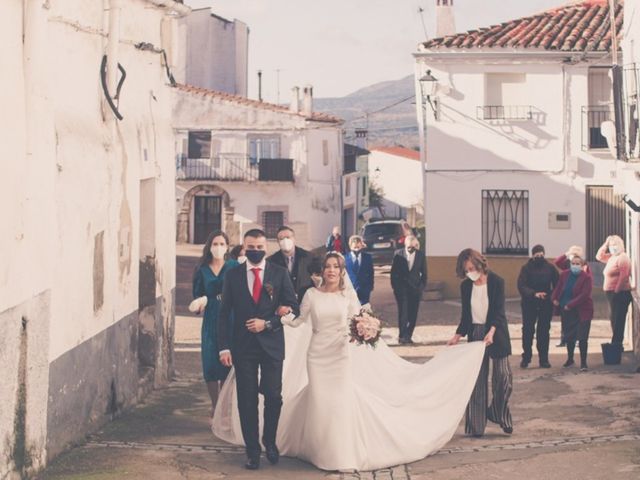 La boda de Jonathan y Rebeca en Garciaz, Cáceres 12