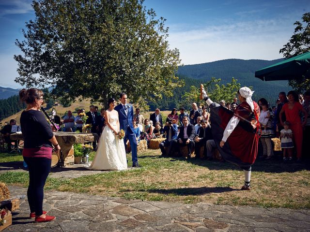 La boda de Gorka y Esther en Atxondo, Vizcaya 15