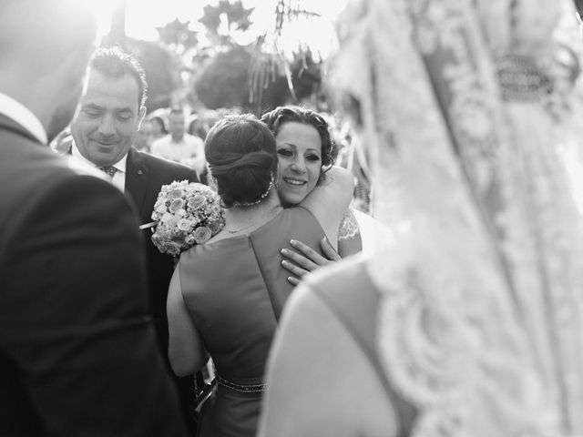 La boda de Juan y Isabel en Pilas, Sevilla 31