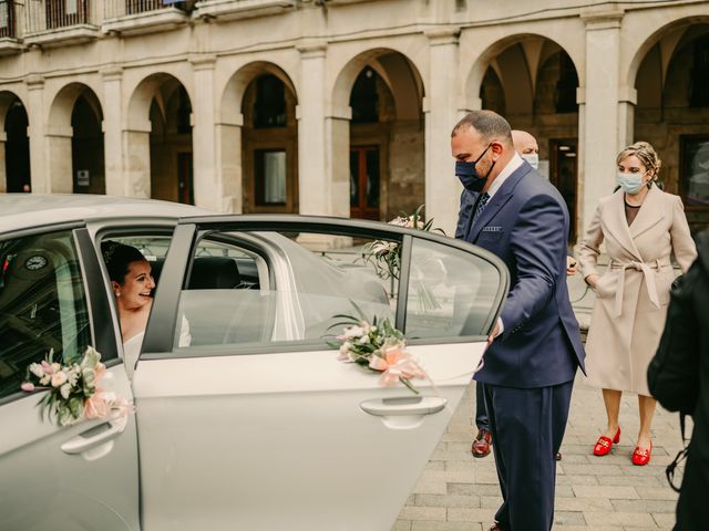 La boda de Javi y Ramona en Vitoria-gasteiz, Álava 49