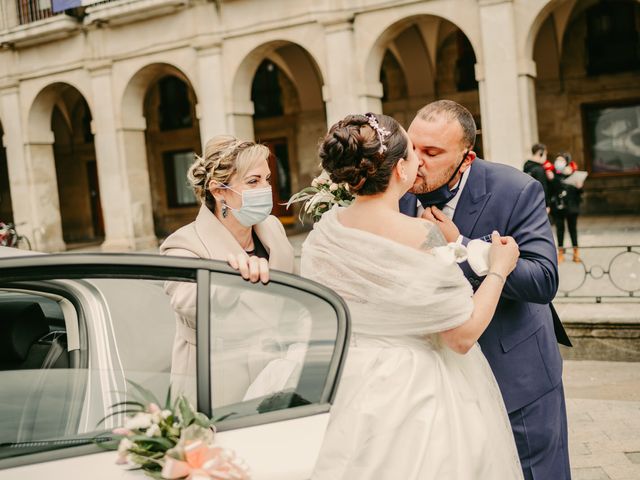 La boda de Javi y Ramona en Vitoria-gasteiz, Álava 51